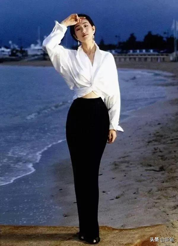 北影節閉幕式，鞏俐顏值太能打了