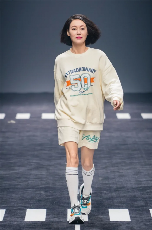 香港影壇12位打女：羅芙洛武力值高，洪金寶老婆巔峰時期隱退