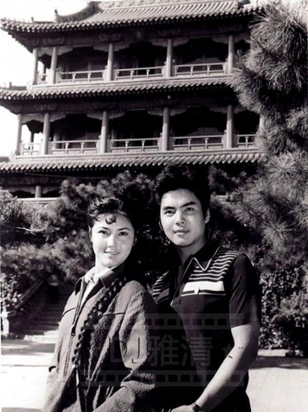 80年代20對明星夫妻合影照 大多都是姐弟戀 他們為何能相伴到老? 80年代20對明星夫妻合影照 大多都是姐弟戀 他們為何能相伴到老?