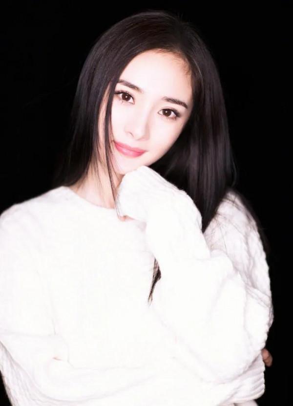 楊冪 80後“四小花旦”之一 優雅大氣 百搭服飾美得讓人心醉 楊冪 80後“四小花旦”之一 優雅大氣 百搭服飾美得讓人心醉