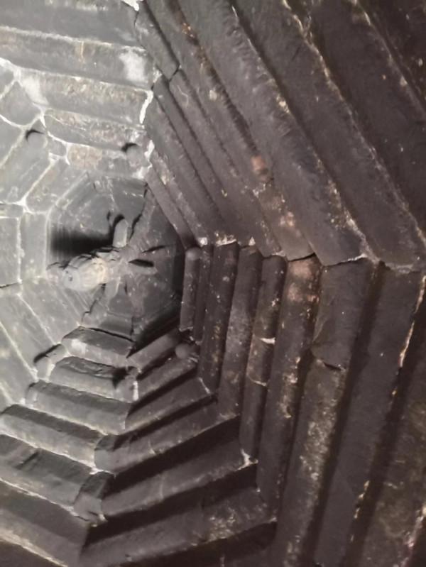 知道嗎？陝西唯一的青石殿，藏在荒野中的寶藏，竟然還不要門票