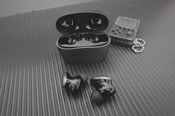 靜靜享受「一個人」的通勤路，綠聯HiTuneX6藍芽耳機體驗