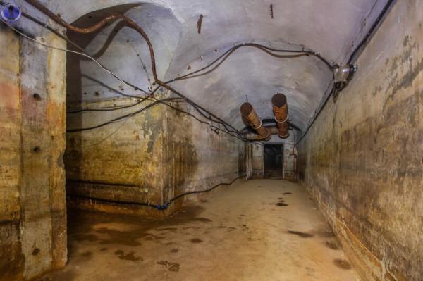 “朱可夫的掩體”，建於第二次世界大戰期間，深度為 30 米