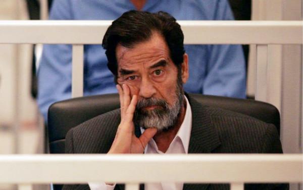 薩達姆生前最後的一頓晚餐：到底吃的是什麼？飯後還要了一支菸