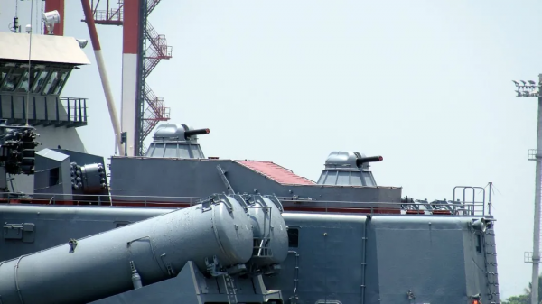 一張圖引發熱議:中國055大驅與俄羅斯光榮級巡洋艦,誰才是強者 一張圖引發熱議:中國055大驅與俄羅斯光榮級巡洋艦,誰才是強者