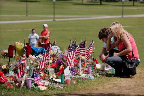 美國校園槍擊案：只因女友變心，韓國學生在美國學校大開殺戒