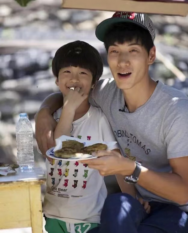 《爸爸去哪兒》12位男孩近況:軒軒進入國家隊,費曼被校園霸凌 《爸爸去哪兒》12位男孩近況:軒軒進入國家隊,費曼被校園霸凌