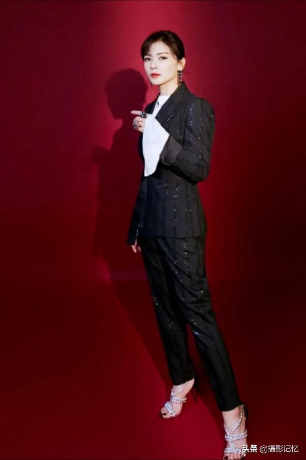 劉濤：如花似月的容貌