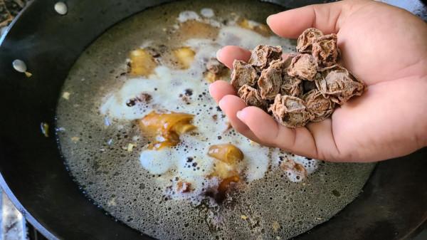 廣東老廚師教的話梅豬腳，出了名的一道菜，肉爛味濃真好吃