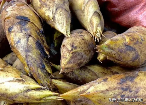 冬至以後這4種菜大家不要再買，營養低 口感差，菜農也不好吃