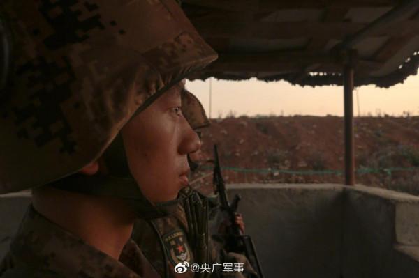 陸軍第75集團軍某旅開展多項訓練