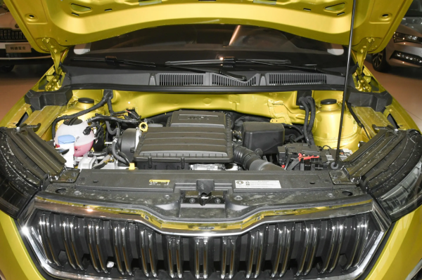 外觀設計時尚，油耗低至6L，起售價11.19萬元，柯米克GT怎麼樣？