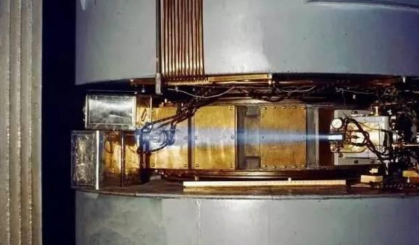 徒手掰開“原子彈”的人，成為“活死人”，DNA斷裂肌肉溶解