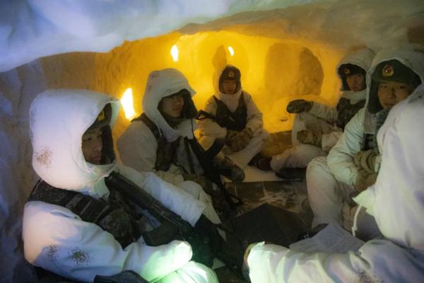 雪花紛飛天，正是練兵時，帶你體驗“沉浸式”冬訓