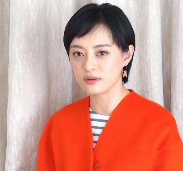 向海清:被孫儷資助4年,上大學後寫6000字控訴:她太摳了 向海清:被孫儷資助4年,上大學後寫6000字控訴:她太摳了