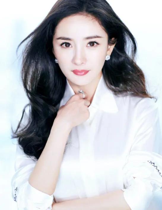 楊冪 80後“四小花旦”之一 優雅大氣 百搭服飾美得讓人心醉 楊冪 80後“四小花旦”之一 優雅大氣 百搭服飾美得讓人心醉