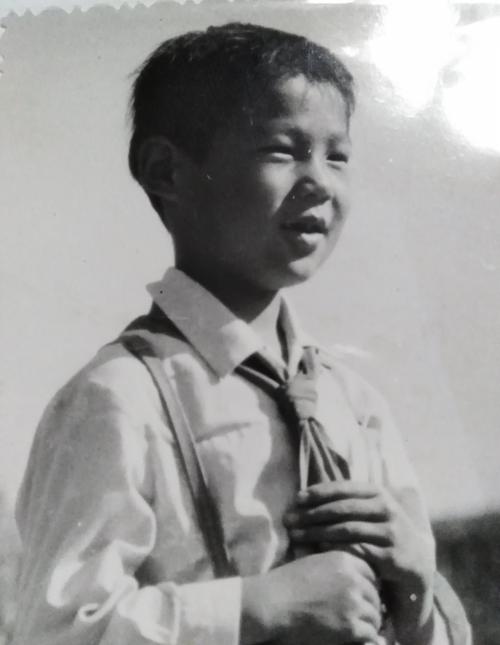 “解放軍上尉”向小孩問路,那孩子飛跑回村彙報:快抓特務 “解放軍上尉”向小孩問路,那孩子飛跑回村彙報:快抓特務