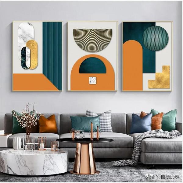 沙發背景牆掛畫怎麼掛好看？
