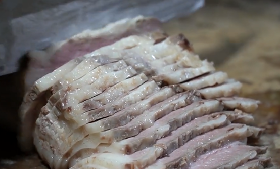 山東秘製扣肉店，一碗扣肉一斤豬肉，48元一碗日賣好幾萬