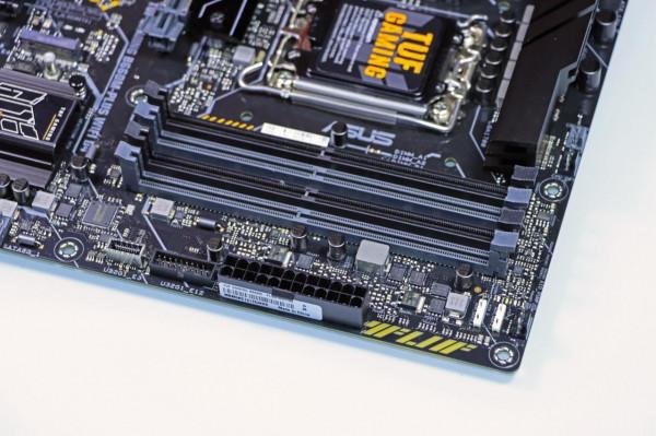 華碩 B660 重炮手 WiFi 登場，這算是半開放式主機嗎？