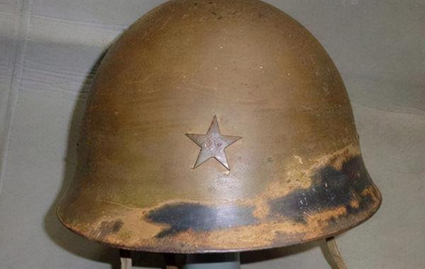 村民們將一個日本兵堵在山上，斷水斷糧三個月