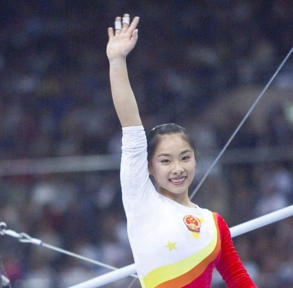 &OpenCurlyDoubleQuote;體操皇后&rdquo;劉璇：不嫁豪門嫁愛情，40歲生2胎，風光背後有淚水