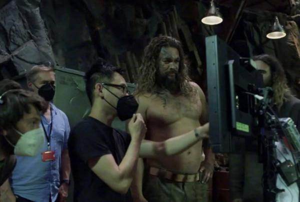 海後湄拉曬海王2幕後照，一頭紅髮還是那麼瘦，但海王自己卻胖了