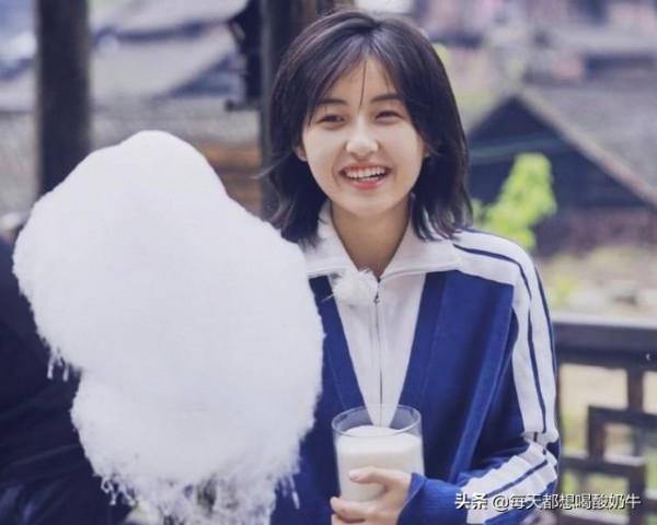 學生黨如何模仿張子楓的穿搭風格及妝容？