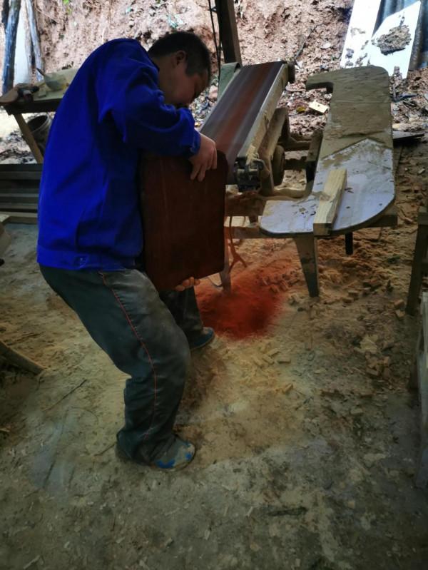 一串紅木手串的誕生。（尚比亞血檀）