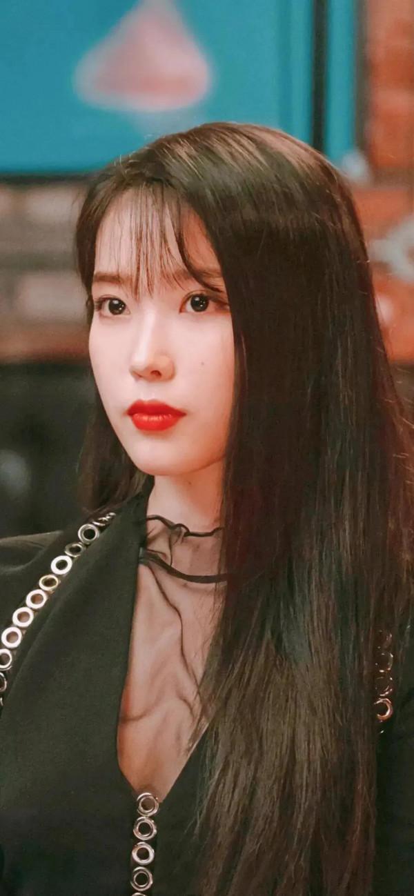 全屏桌布——李智恩（IU）