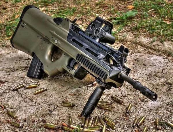 西方特種兵最常用的十大突擊步槍，你認為哪個型號最優秀呢