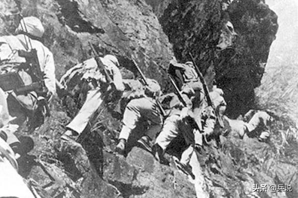 解放軍8人夜襲華山，數倍匪兵舉手投降，帶路樵夫立大功