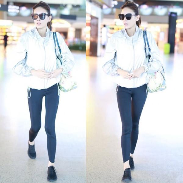 張藍心也有穿錯的時候,銀色外套配健身褲,反而顯腿短了10cm 張藍心也有穿錯的時候,銀色外套配健身褲,反而顯腿短了10cm