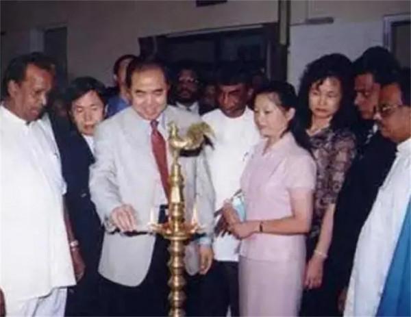 流落在中國的外國公主，皇室請她繼承財產被拒絕，並說已紮根中國