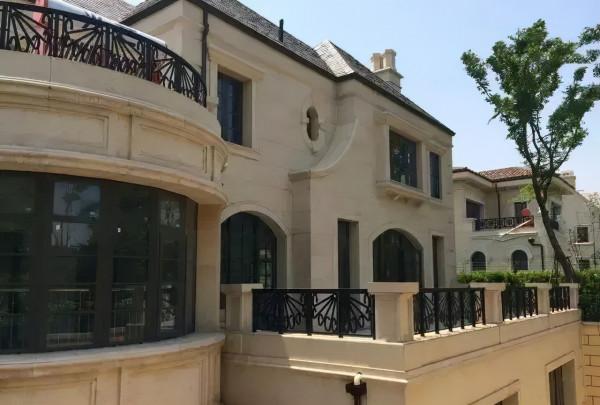 石材別墅外牆實景案例，耐用又美觀