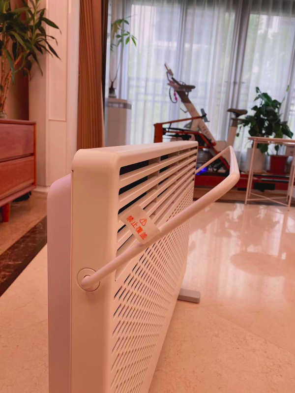 大面積散熱,超薄機型,這才是小戶型要的取暖神器 大面積散熱,超薄機型,這才是小戶型要的取暖神器