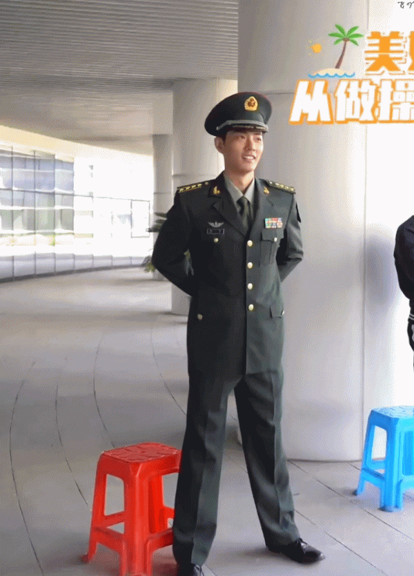 二毛四了，顧一野這身軍裝真的太帥了