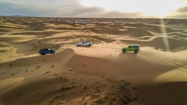 中衛沙坡頭旅遊,越野車穿越騰格里,看到最美的大漠落日 中衛沙坡頭旅遊,越野車穿越騰格里,看到最美的大漠落日