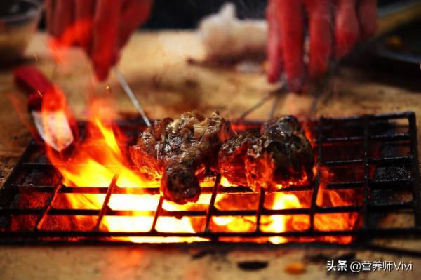 睡前餓了，到底應該吃還是不吃？