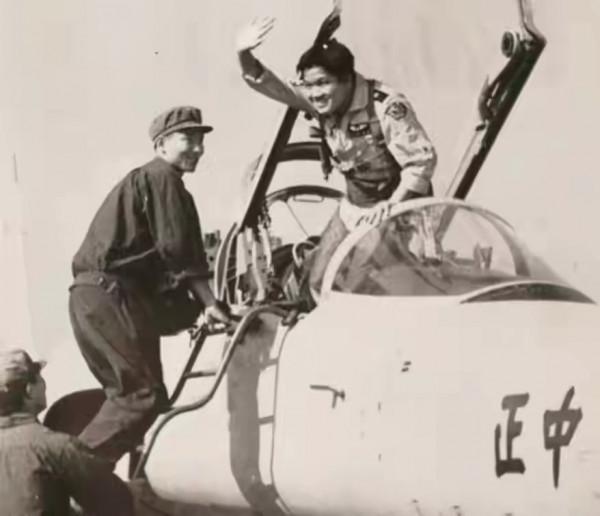 從黃植誠駕機起義飛回祖國大陸說開去 從黃植誠駕機起義飛回祖國大陸說開去