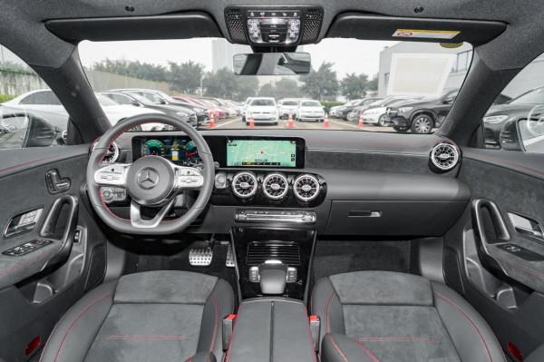 媳婦選啥車?賓士CLA級,指導價29.98萬,外觀優雅 媳婦選啥車?賓士CLA級,指導價29.98萬,外觀優雅