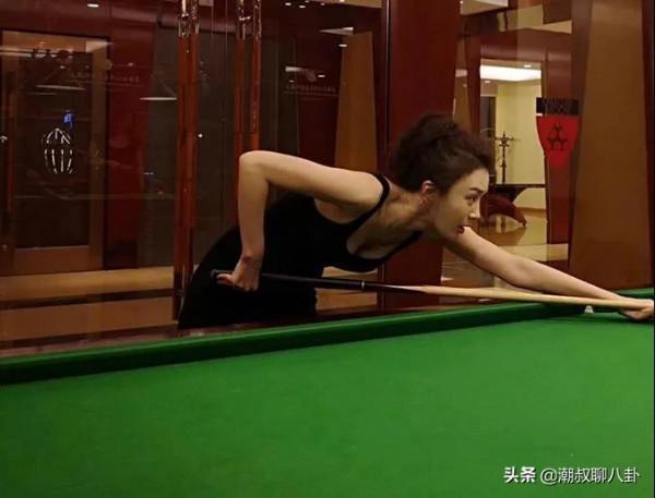 42歲的秦嵐看起來就是二十多歲的妙齡少女