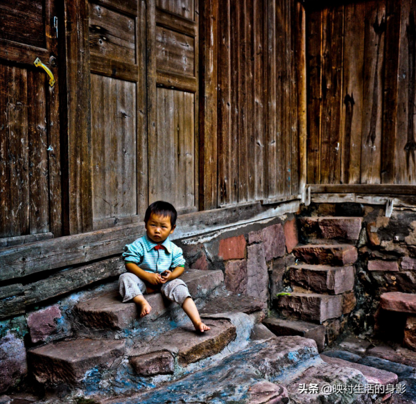 他年輕時拋家棄子，年老後一身病痛，卻找上了三十年沒聯絡的兒子