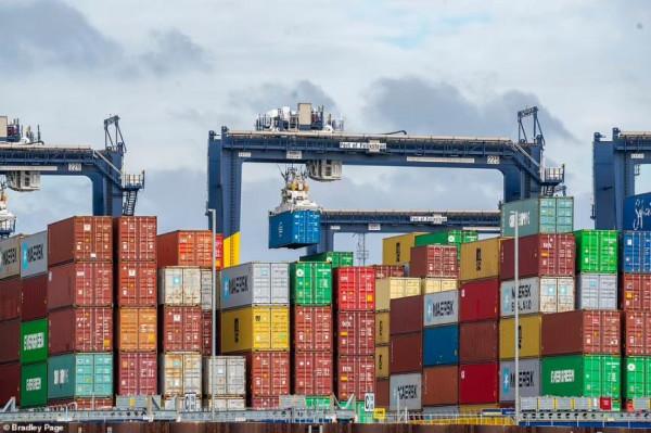 鮑里斯學起丘吉爾玩畫畫，被媒體扒出舊作：不看看你畫的都是啥