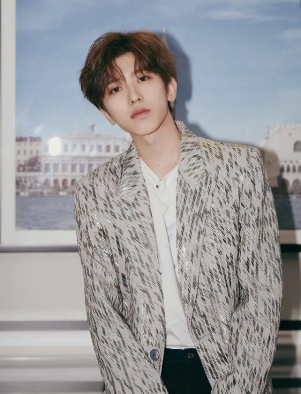 “金九銀十”來了！五大時尚雜誌封面盤點，審美差距不要太大...