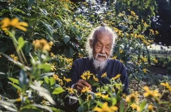 115歲愛國道人唐道成的傳奇一生,修過頤和園,救治過紅軍游擊隊 115歲愛國道人唐道成的傳奇一生,修過頤和園,救治過紅軍游擊隊