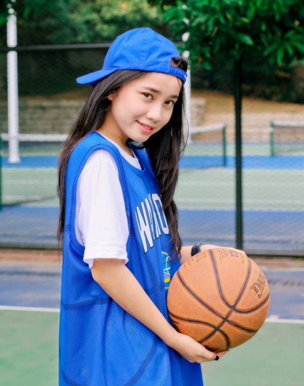 宋祖兒室友,和張藝謀合作過兩次成新“謀女郎”,資源背景也很強 宋祖兒室友,和張藝謀合作過兩次成新“謀女郎”,資源背景也很強