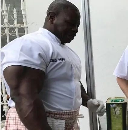 白宮大廚擁有驚人的24寸肱二頭肌！難怪川普喜歡叫外賣