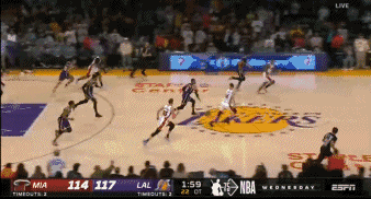 威少25+12+14表現