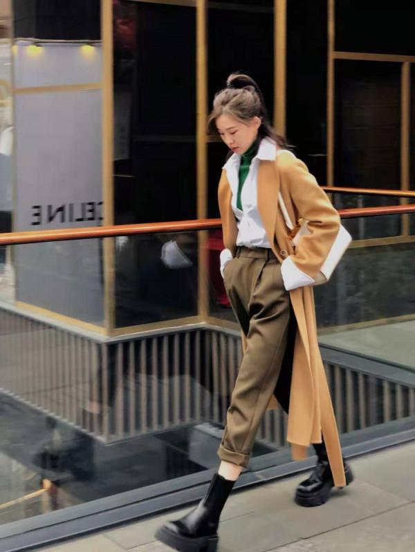 最近火了一種穿法,叫“呢大衣+煙管靴”,時髦保暖,誰穿誰好看 最近火了一種穿法,叫“呢大衣+煙管靴”,時髦保暖,誰穿誰好看